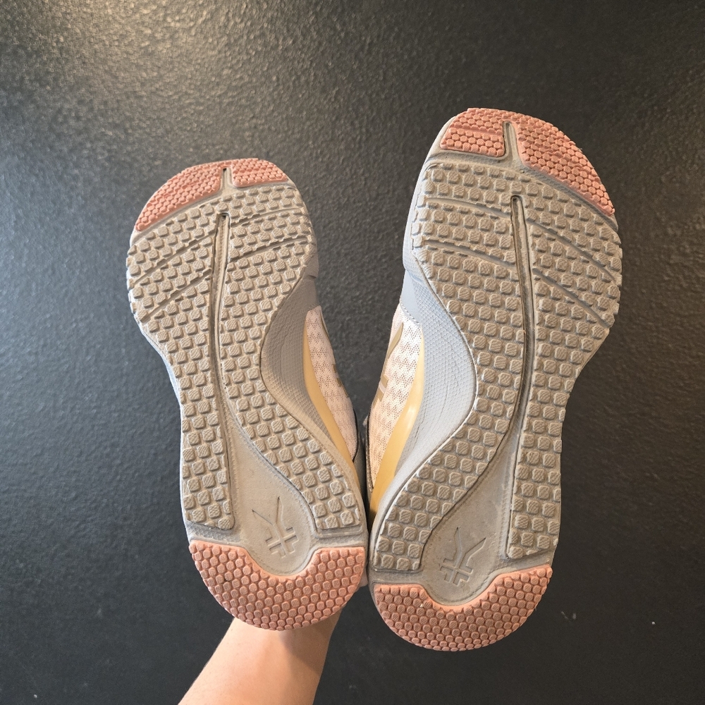Kuru Quantum Athletic Shoes 7.5 Wide - Picture 8 of 9